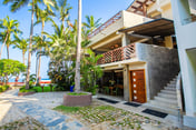 Casa Tocayo · Beachfront - 4BD Condo w/ Master Suite