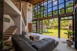 One Of A Kind Beautiful Home 5-minutes From Town - Image 5