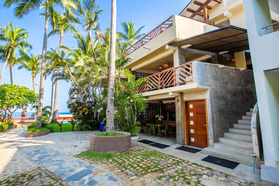 Casa Tocayo · Beachfront - 4BD Condo w/ Master Suite - Image 1