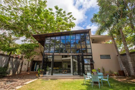 One Of A Kind Beautiful Home 5-minutes From Town - Image 1