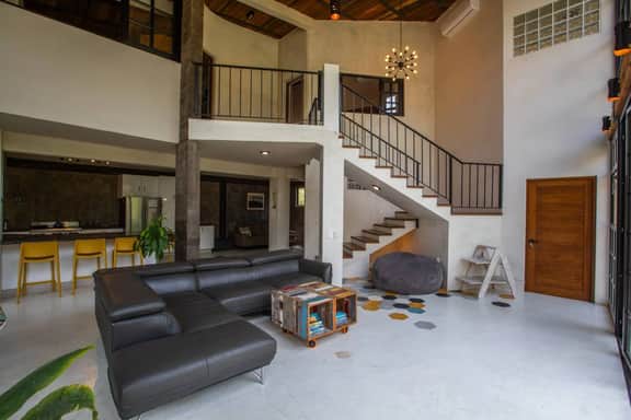 One Of A Kind Beautiful Home 5-minutes From Town - Image 4