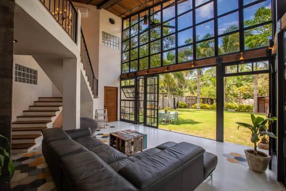 One Of A Kind Beautiful Home 5-minutes From Town - Image 5