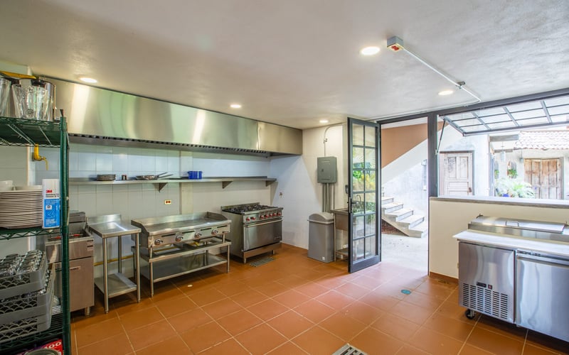 Commercial kitchen